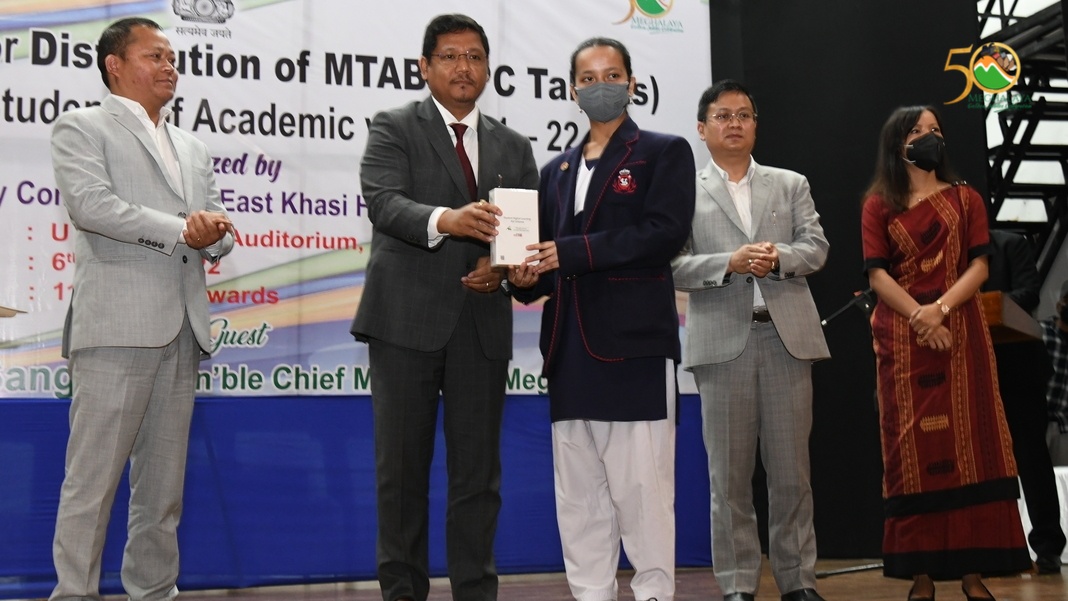 Meghalaya CM distributes M-Tab to Higher Secondary Schools students