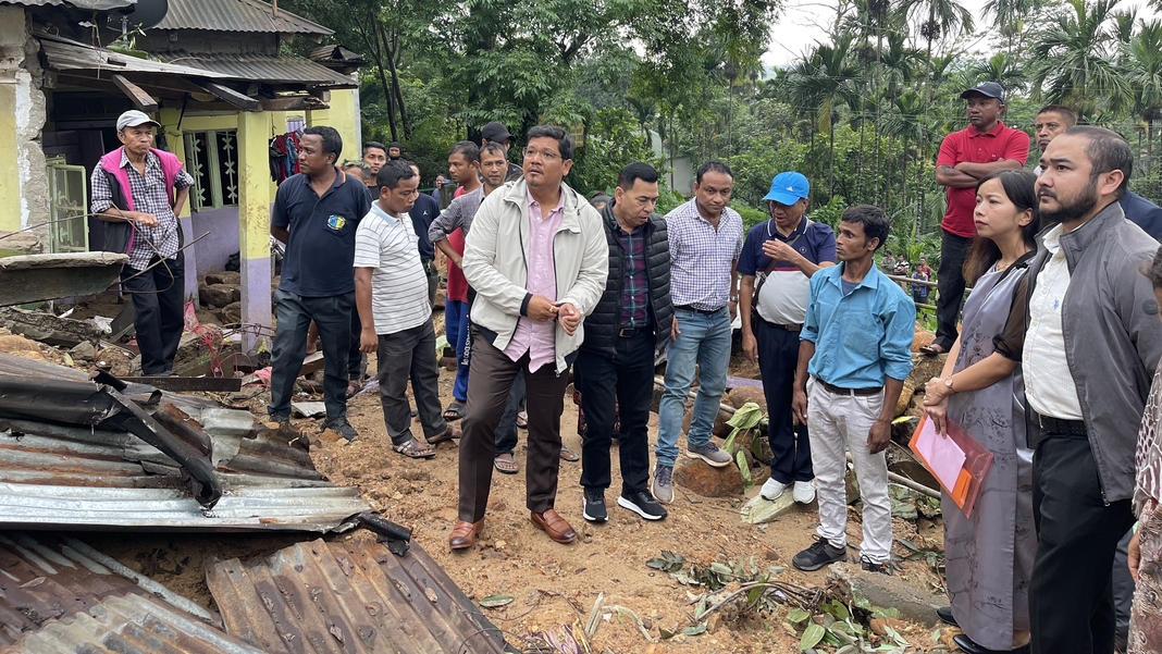 CM visits families who lost their loved ones in landslides