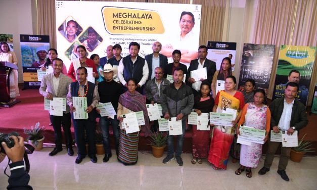 Chief Minister felicitates entrepreneurs